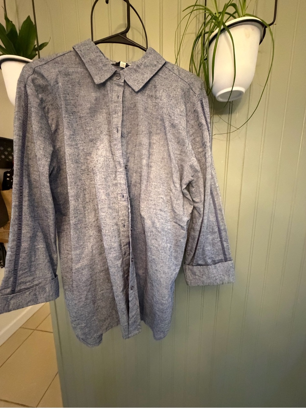 Casual Heather blue chambray linen Button-Up Shirt - size LG